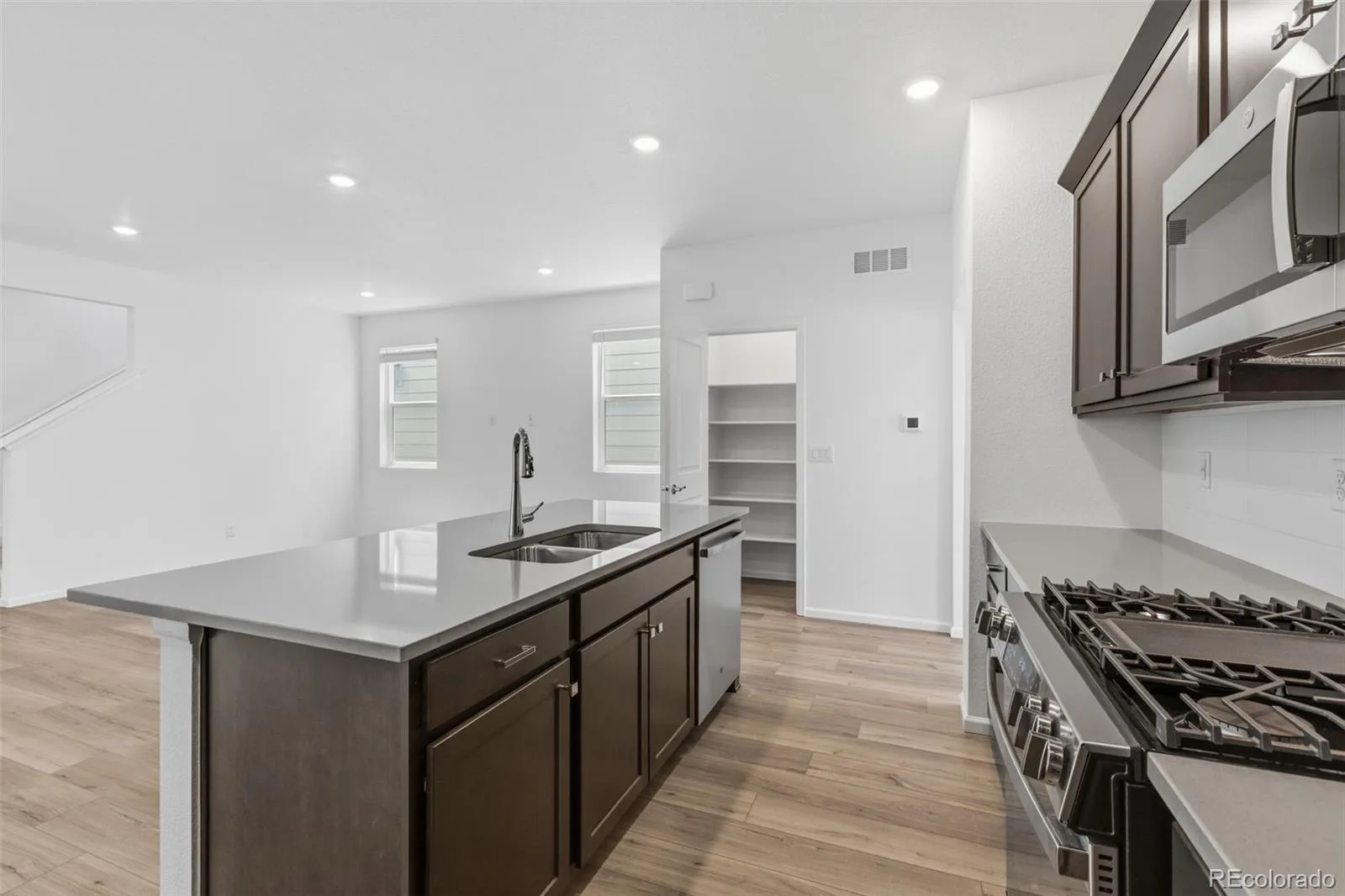 21303 E 63rd Drive Aurora CO 80019 | MLS #REC3846110 06292026184453 1600 9