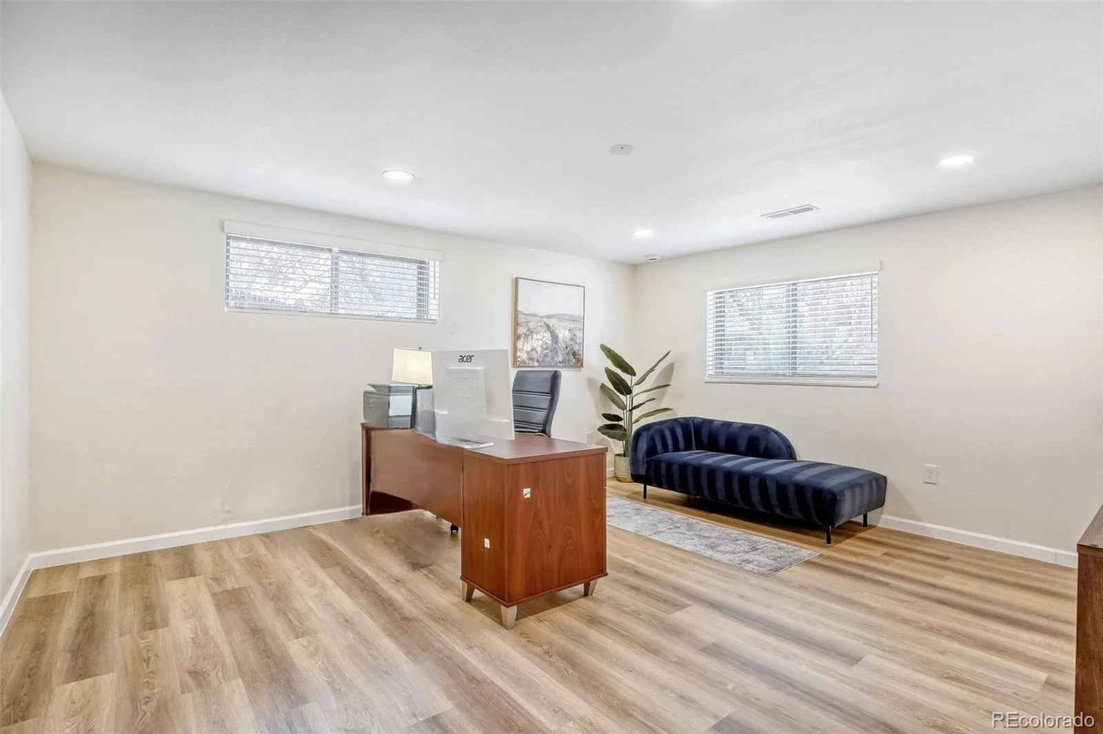 2923 S Reading Court Denver CO 80231 MLS #REC3847639 06252026223343 1600 34