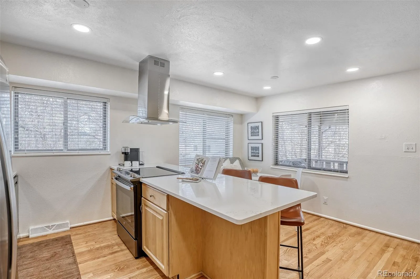 2923 S Reading Court Denver CO 80231 MLS #REC3847639 06252026223343 1600 8