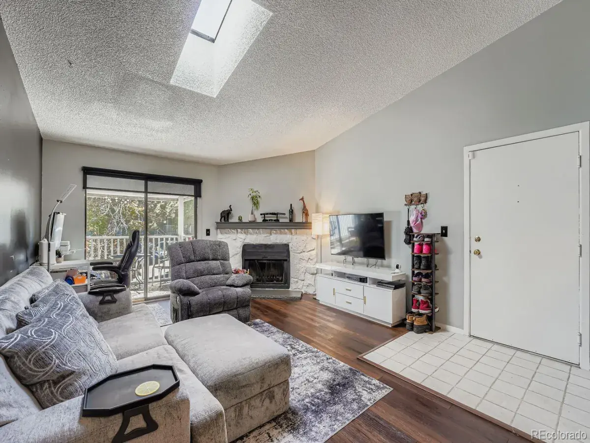 908 S Walden Way #201 Aurora CO 80017 MLS #REC3856848 10222025173926 1200 1