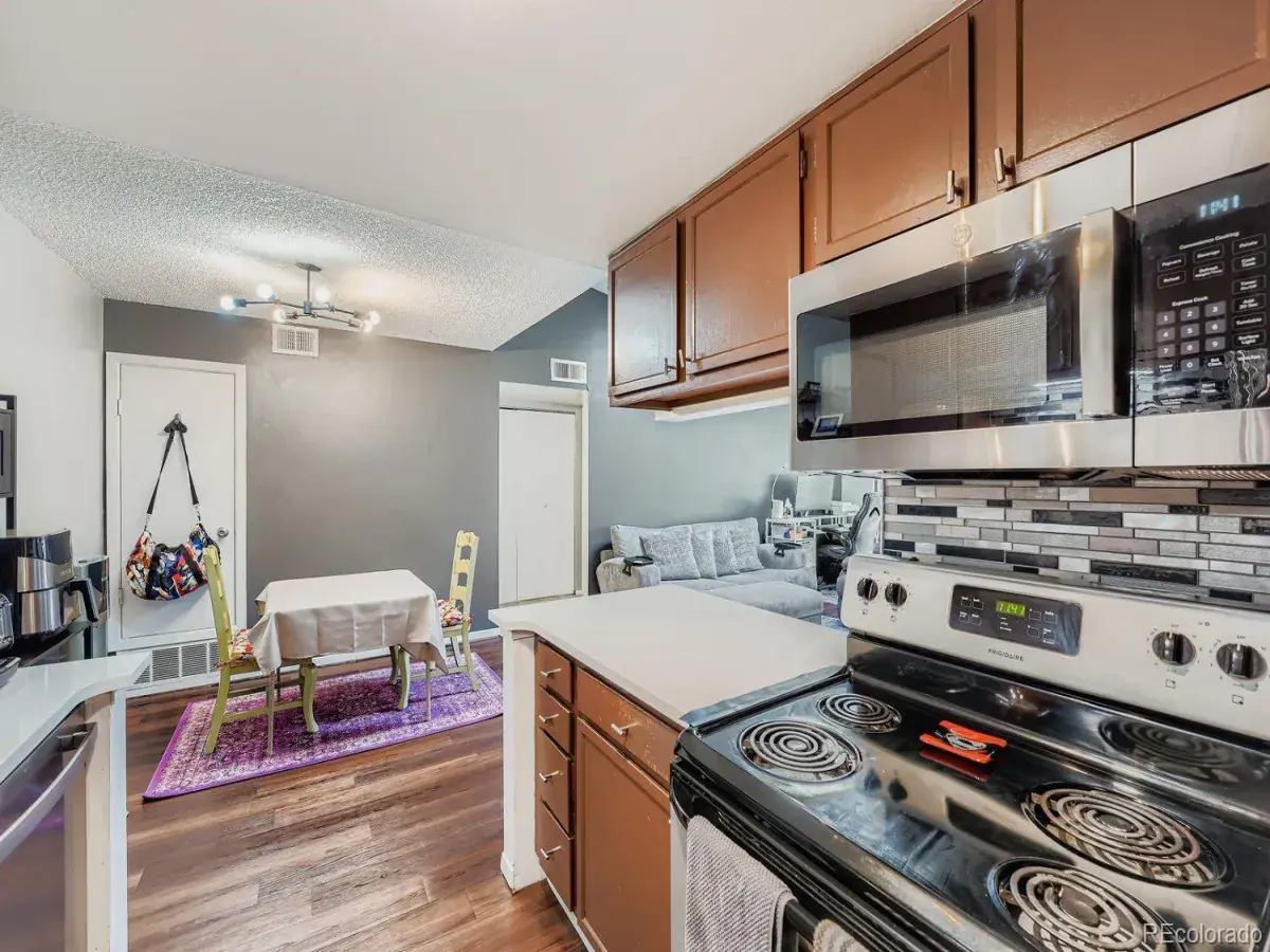 908 S Walden Way #201 Aurora CO 80017 MLS #REC3856848 10222025173926 1200 11