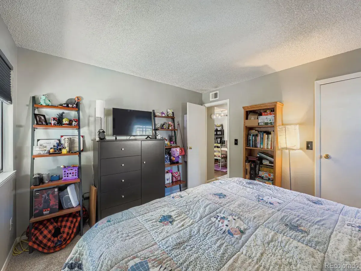 908 S Walden Way #201 Aurora CO 80017 MLS #REC3856848 10222025173926 1200 15
