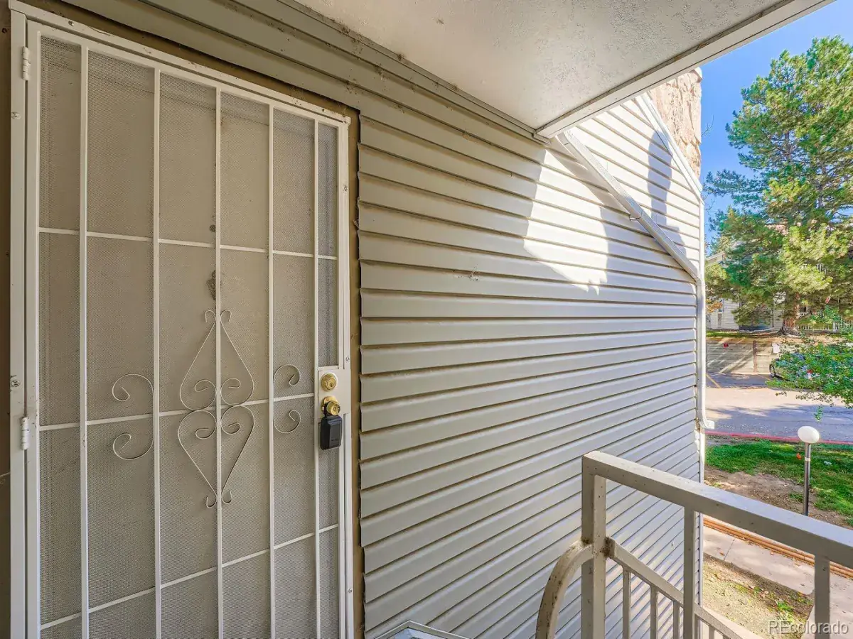 908 S Walden Way #201 Aurora CO 80017 MLS #REC3856848 10222025173926 1200 25