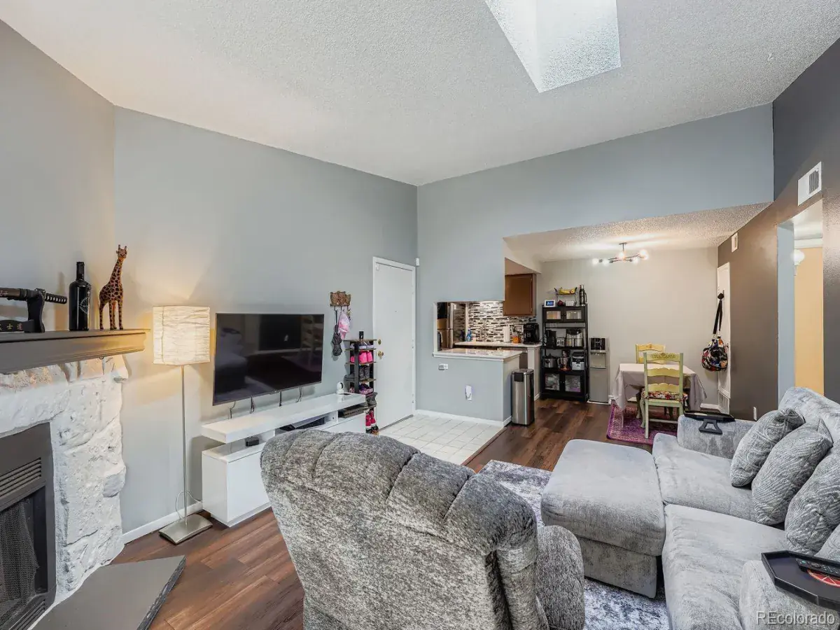 908 S Walden Way #201 Aurora CO 80017 MLS #REC3856848 10222025173926 1200 6
