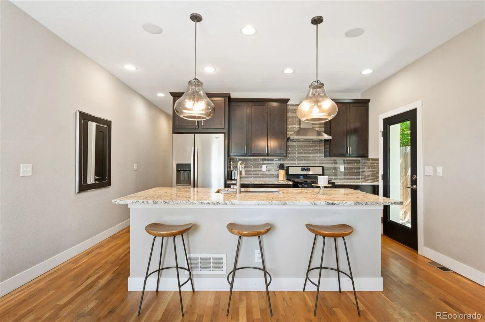 04152026175055 1600 16