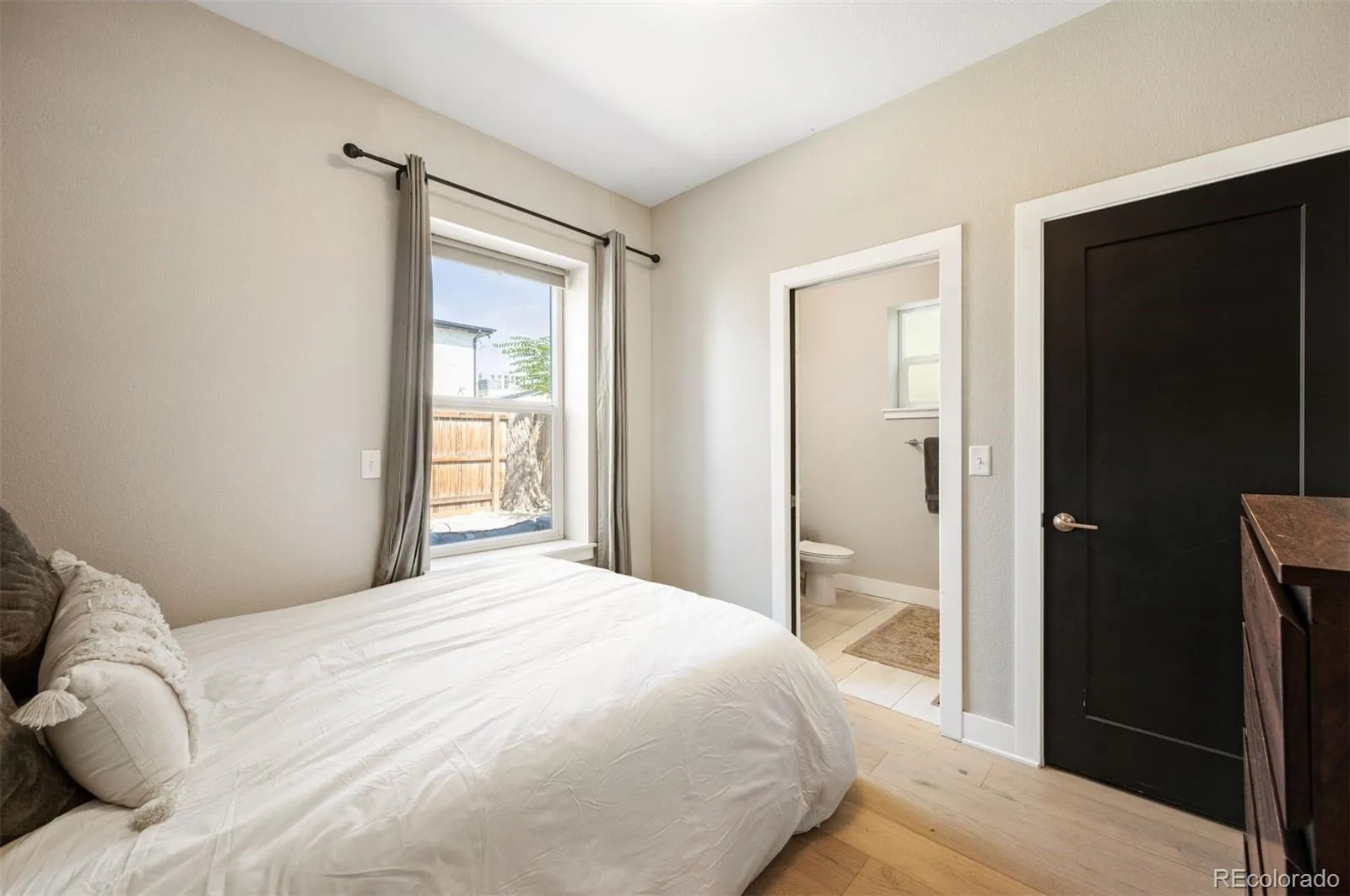 04152026175055 1600 22