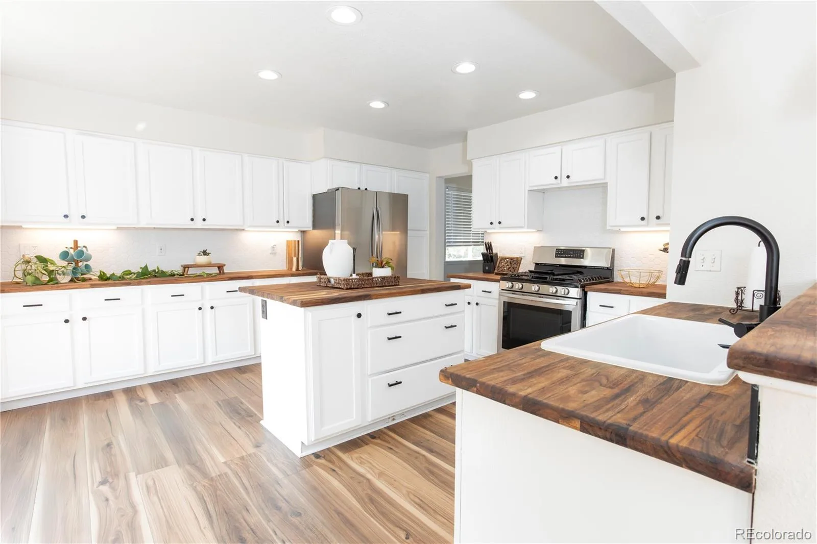 4703 N Wildflowers Way Castle Rock CO 80109 | MLS #REC3864030 08152026005810 1600 8