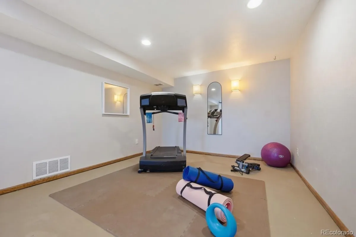 7790 S Harlan Way Littleton CO 80128 MLS #REC3864539 04212026175320 1200 32