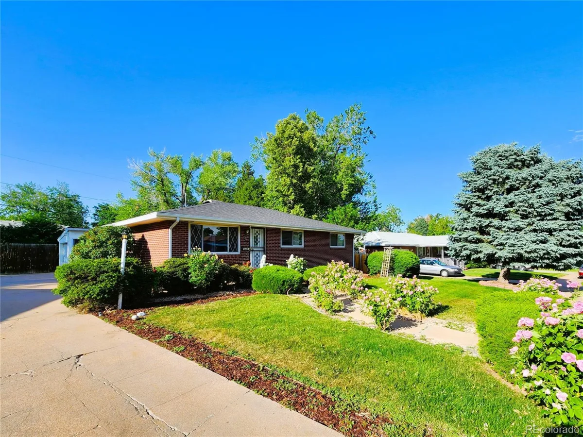 3247 W Pimlico Drive Englewood CO 80110 | MLS #REC3866344 07312026231649 1200 4