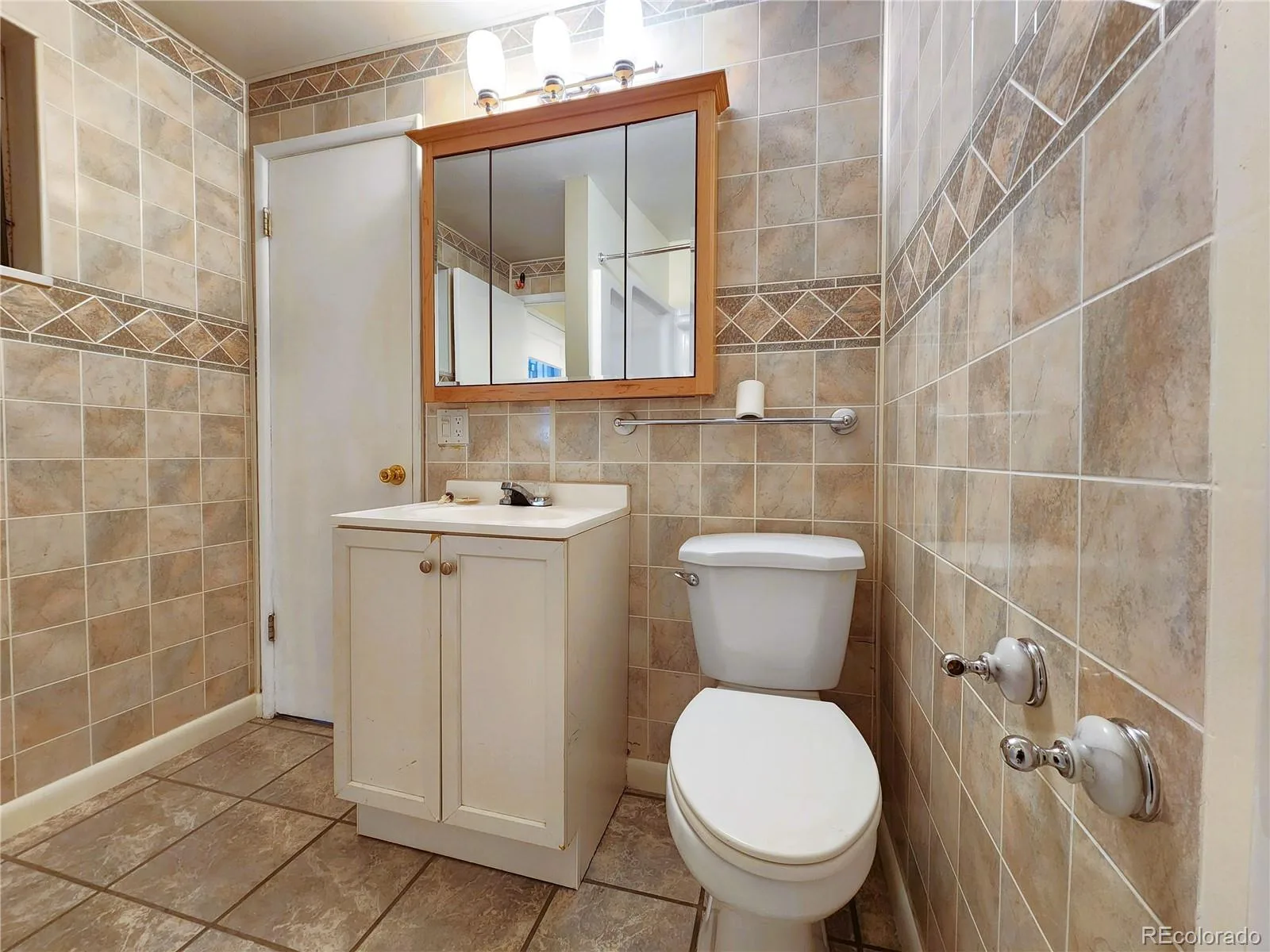 3247 W Pimlico Drive Englewood CO 80110 | MLS #REC3866344 07312026231649 1600 26