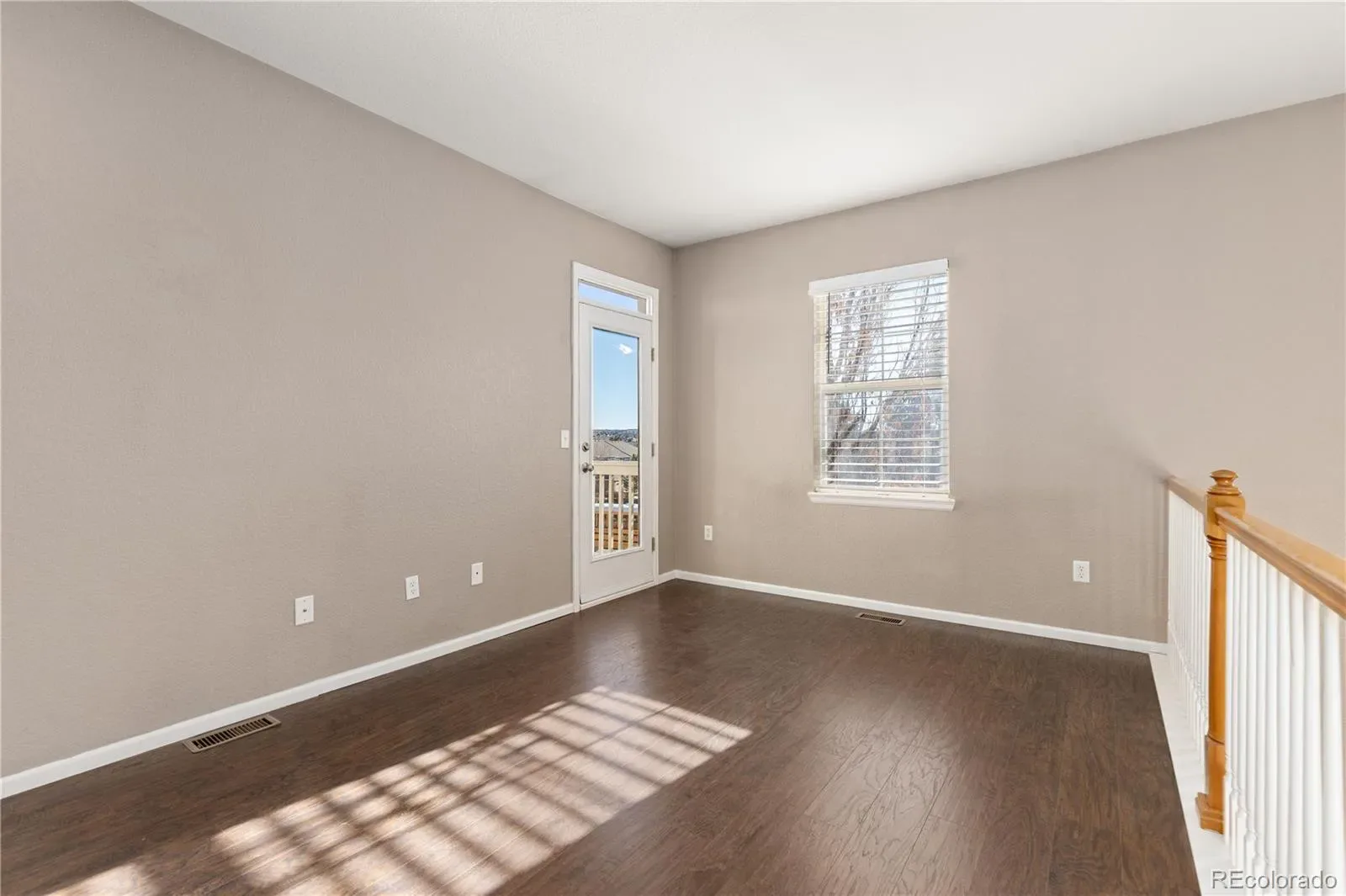 6701 S Versailles Way #106 Aurora CO 80016 MLS #REC3867264 03132026201112 1600 12