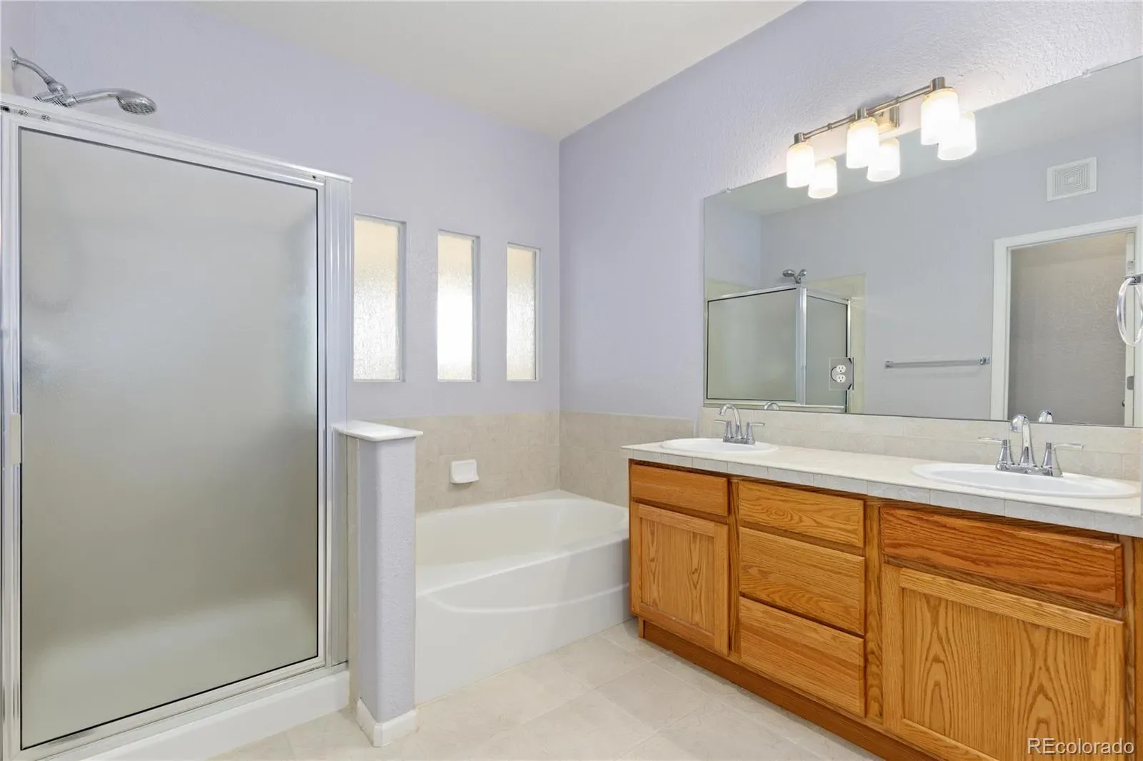 6701 S Versailles Way #106 Aurora CO 80016 MLS #REC3867264 03132026201112 1600 18
