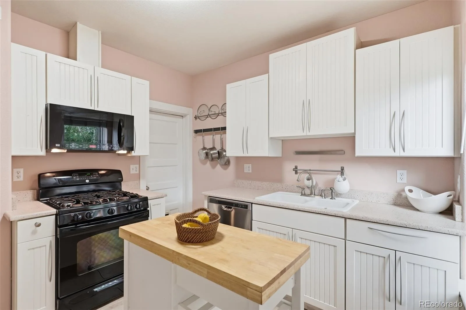 2211 Hooker Street Denver CO 80211 MLS #REC3872567 07152026073502 1600 23