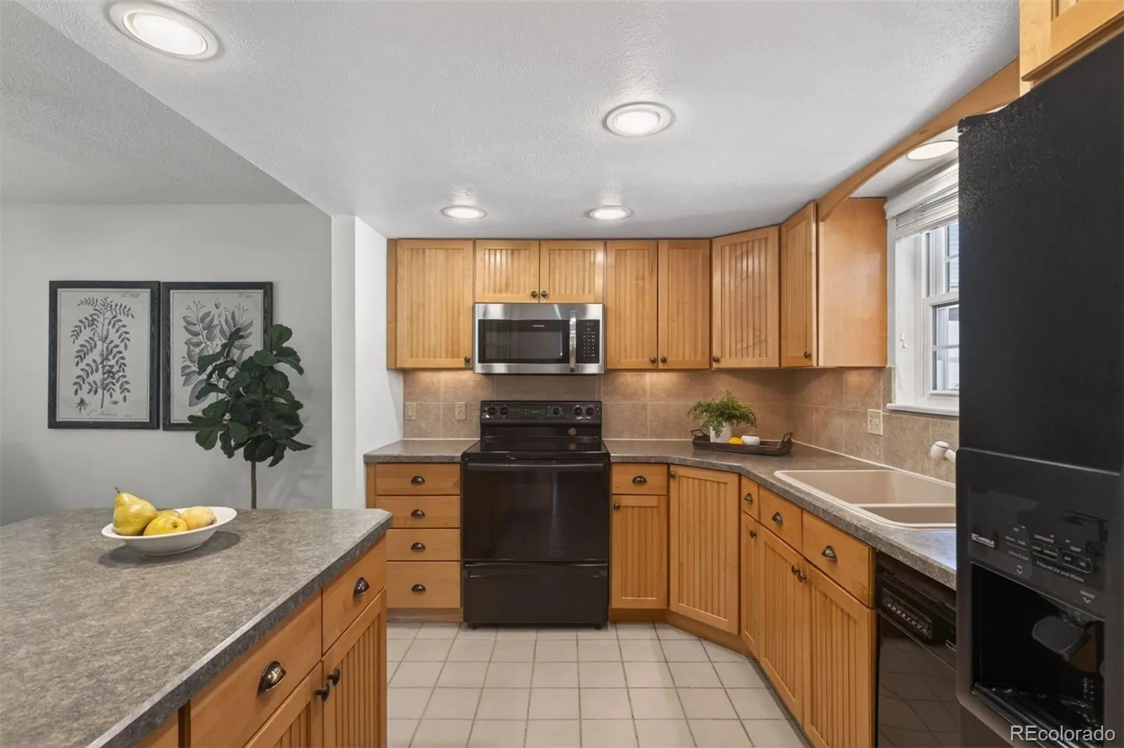 2558 S Vaughn Way #D Aurora CO 80014 MLS #REC3875509 04272026213329 1600 12