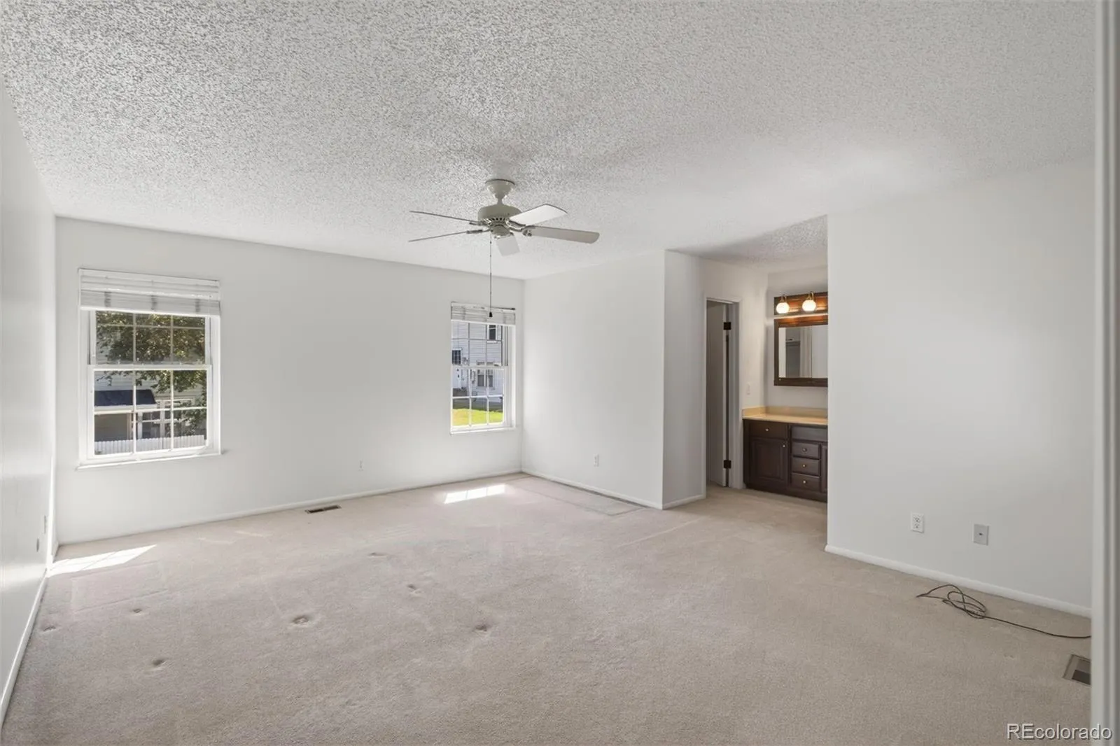 2558 S Vaughn Way #D Aurora CO 80014 MLS #REC3875509 04272026213329 1600 17