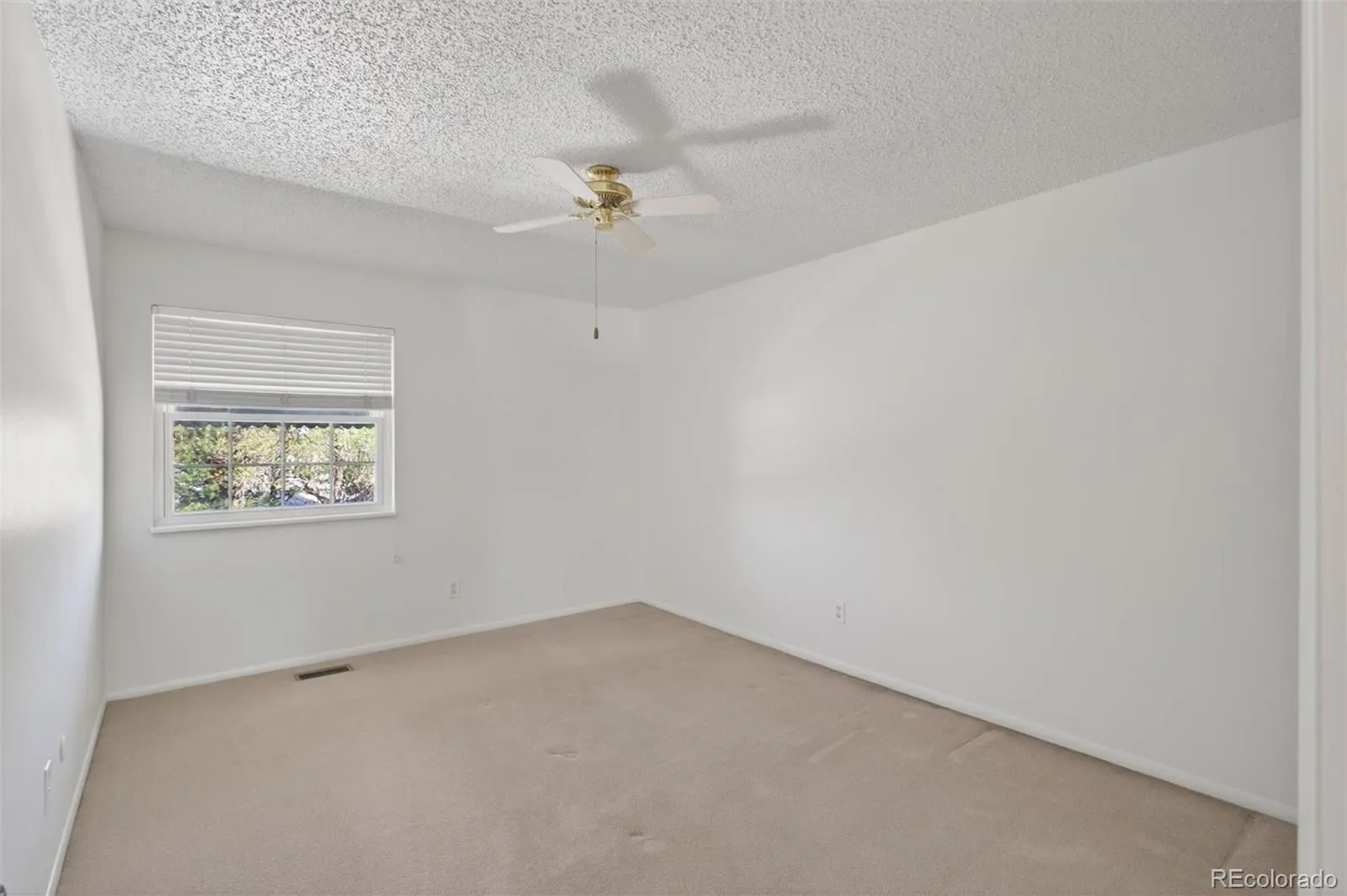 2558 S Vaughn Way #D Aurora CO 80014 MLS #REC3875509 04272026213329 1600 22