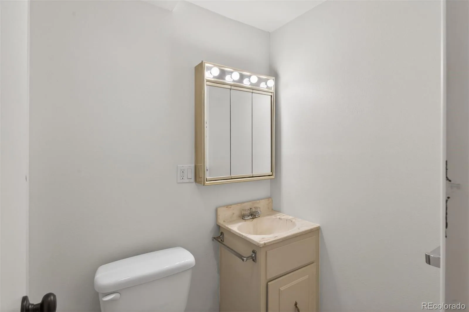 2558 S Vaughn Way #D Aurora CO 80014 | MLS #REC3875509 10062026153941 1600 35