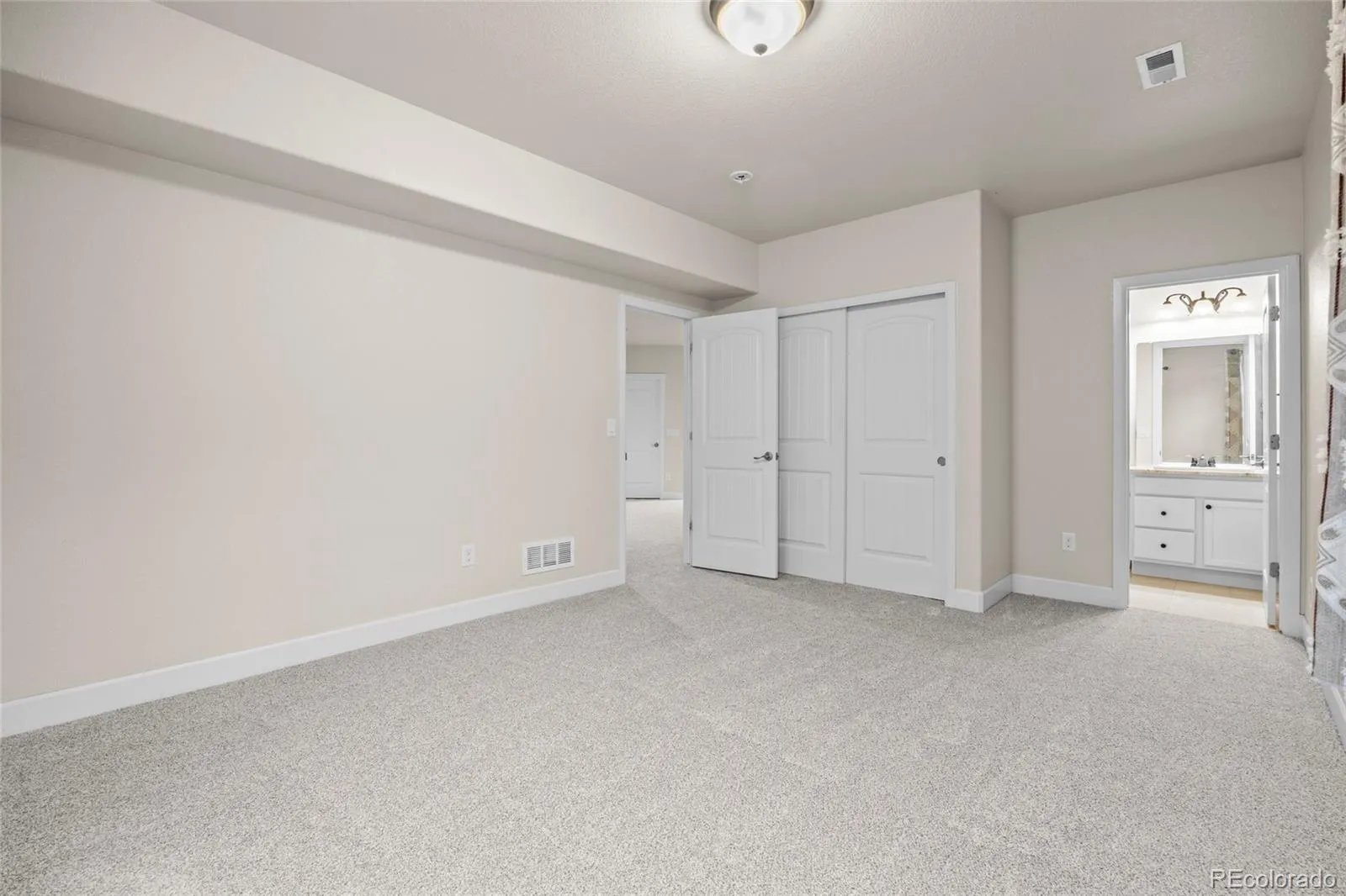 15454 W Auburn Avenue Lakewood CO 80228 MLS #REC3876787 04232026205804 1600 31