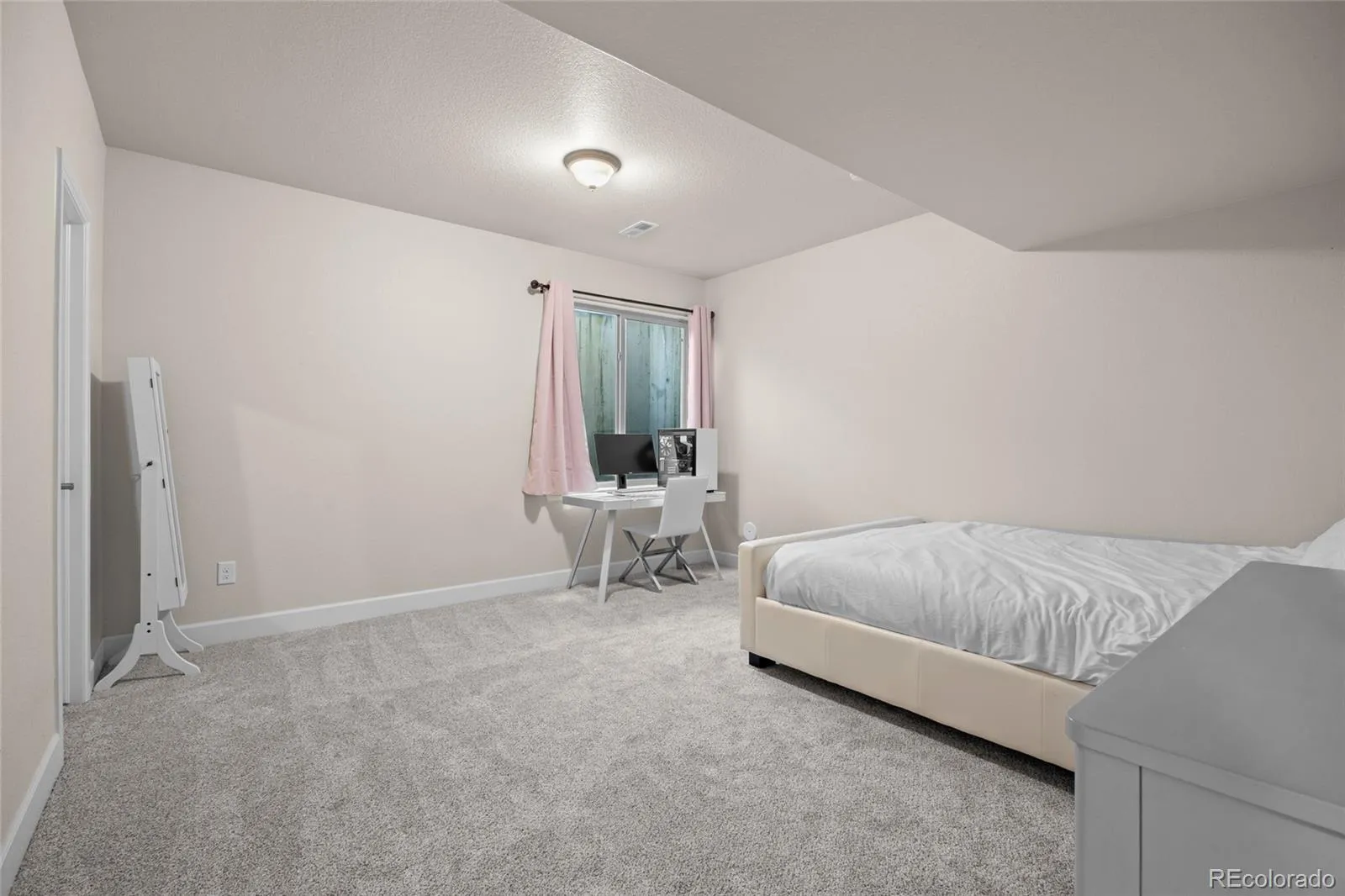 15454 W Auburn Avenue Lakewood CO 80228 MLS #REC3876787 04232026205804 1600 33