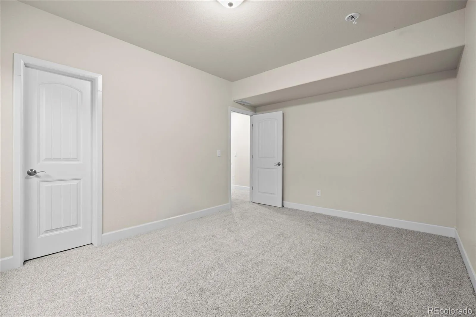 15454 W Auburn Avenue Lakewood CO 80228 MLS #REC3876787 04232026205804 1600 34