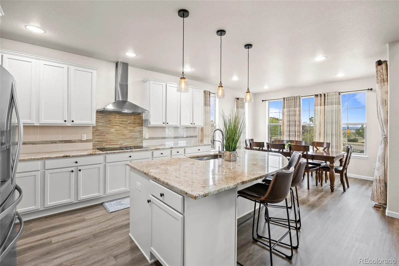 15454 W Auburn Avenue Lakewood CO 80228 MLS #REC3876787 04232026205804 1600 6