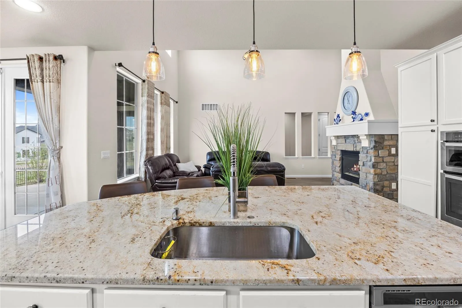15454 W Auburn Avenue Lakewood CO 80228 MLS #REC3876787 04232026205804 1600 8