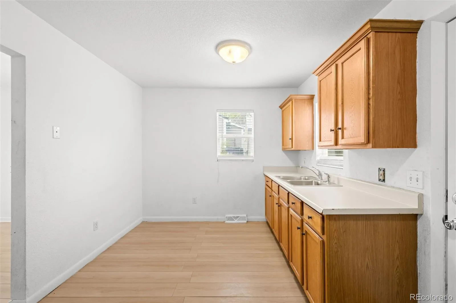 949 S Perry Street Denver CO 80219 MLS #REC3879656 05102026142009 1600 10