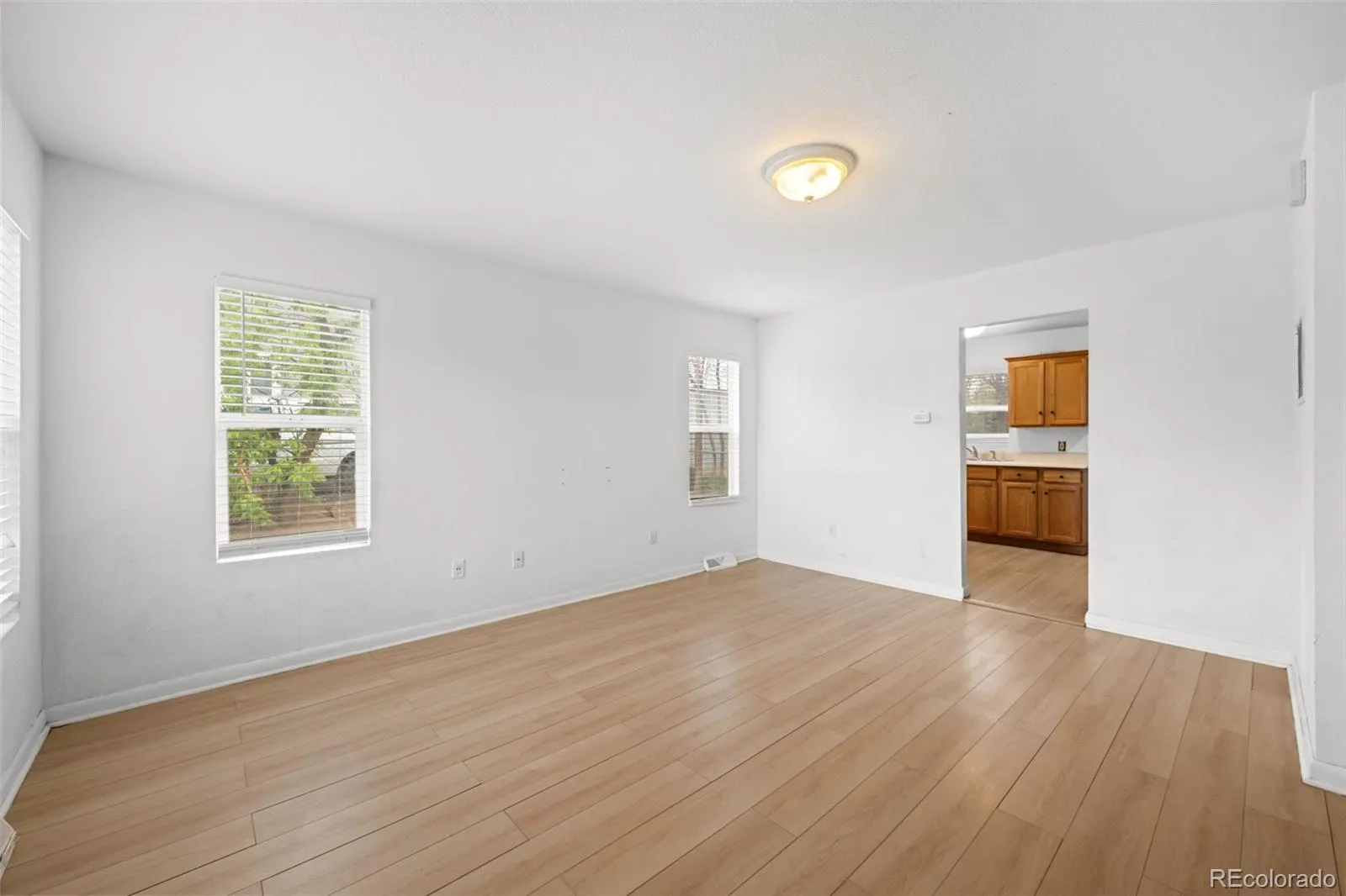 949 S Perry Street Denver CO 80219 MLS #REC3879656 05102026142009 1600 4