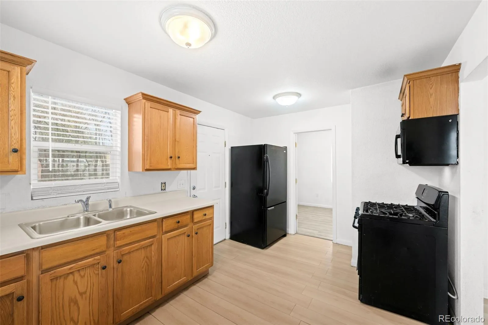 949 S Perry Street Denver CO 80219 MLS #REC3879656 05102026142009 1600 8