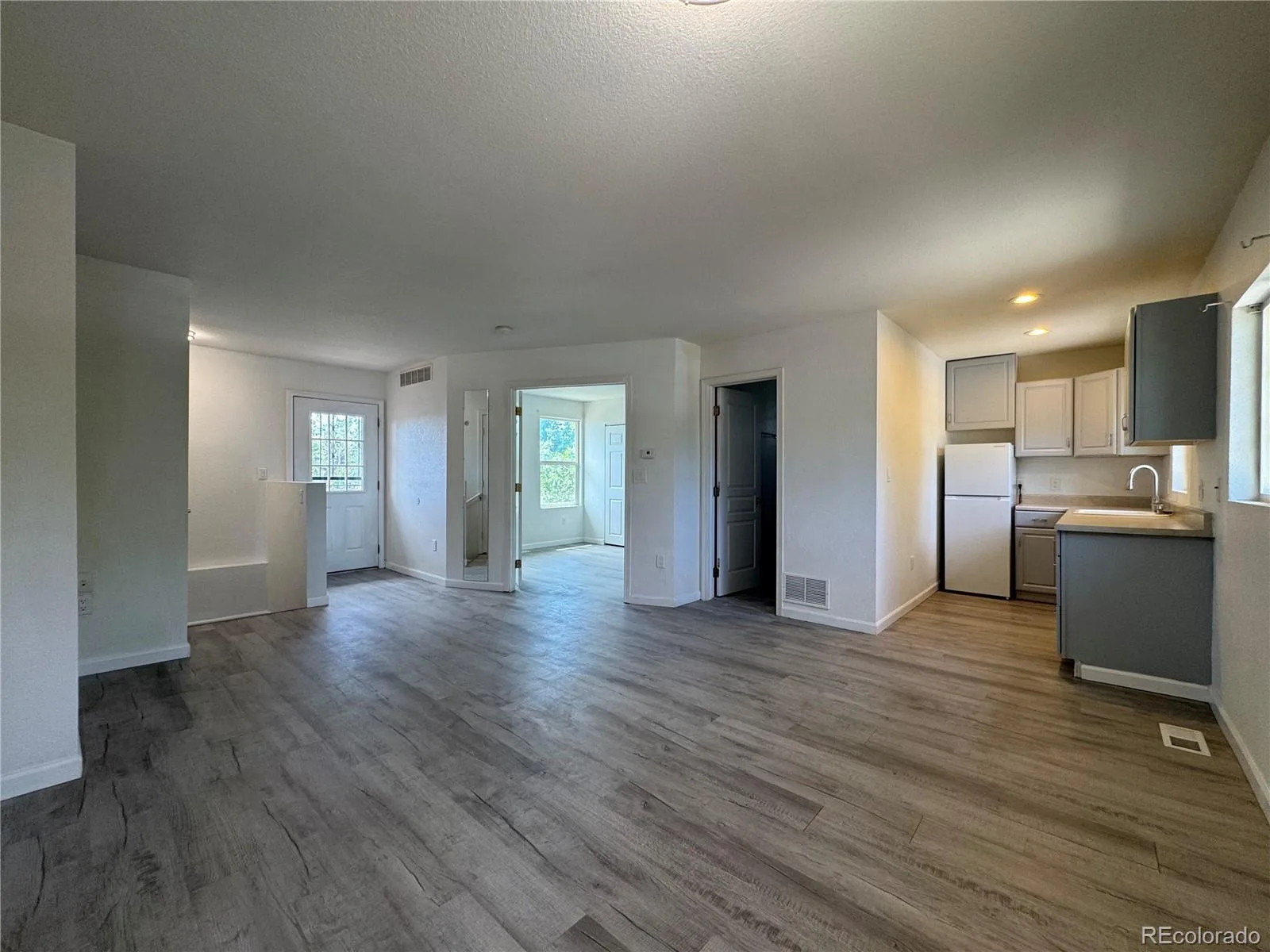 2012 S Ivory Street Aurora CO 80013 MLS #REC3880350 06102026194216 1600 25