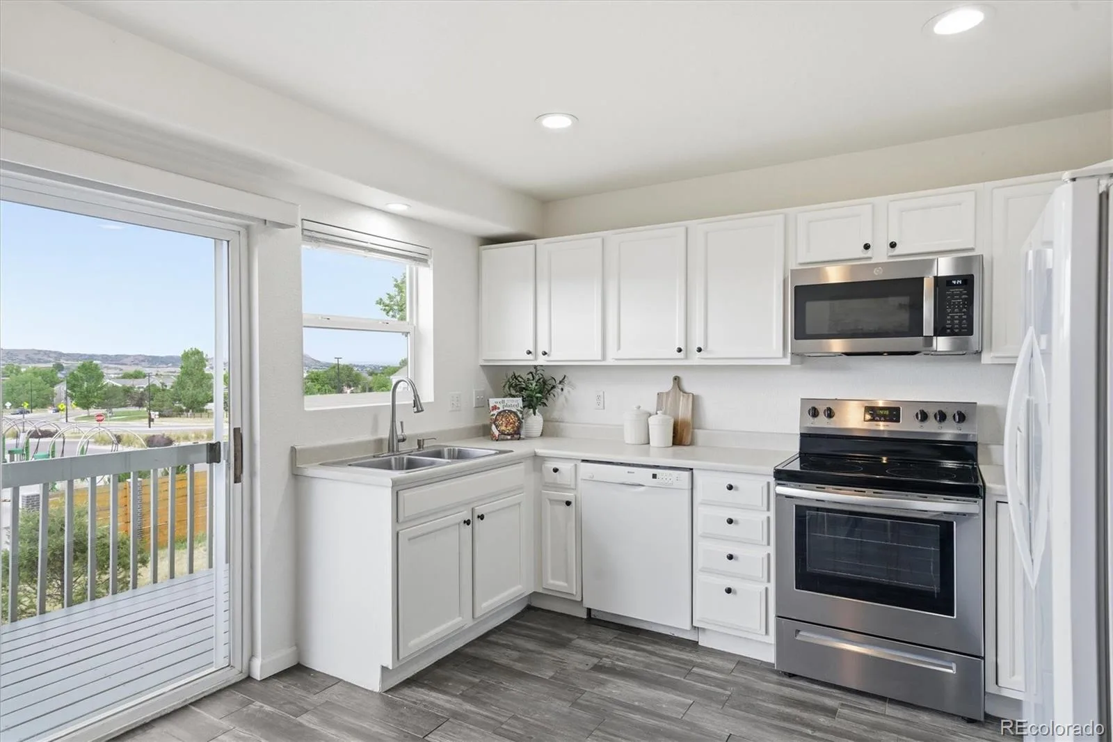 1890 Oakcrest Circle Castle Rock CO 80104 | MLS #REC3881398 07152026073527 1600 12
