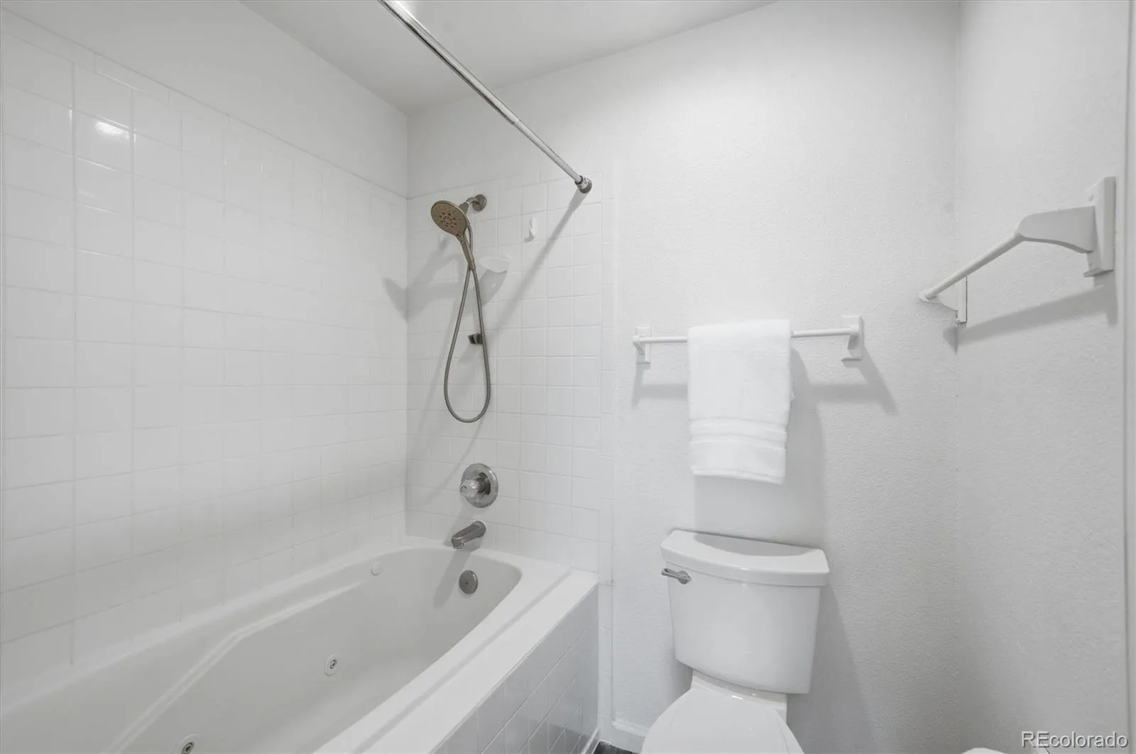 1890 Oakcrest Circle Castle Rock CO 80104 | MLS #REC3881398 07152026073527 1600 22