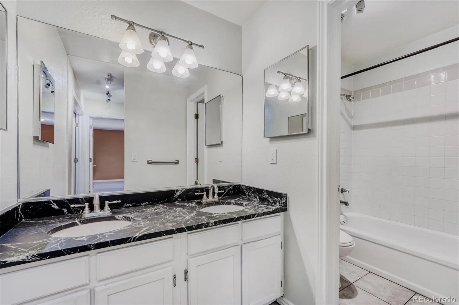 1160 S Clinton Street #40 Denver CO 80247 MLS #REC3883536 06102026185256 1600 35