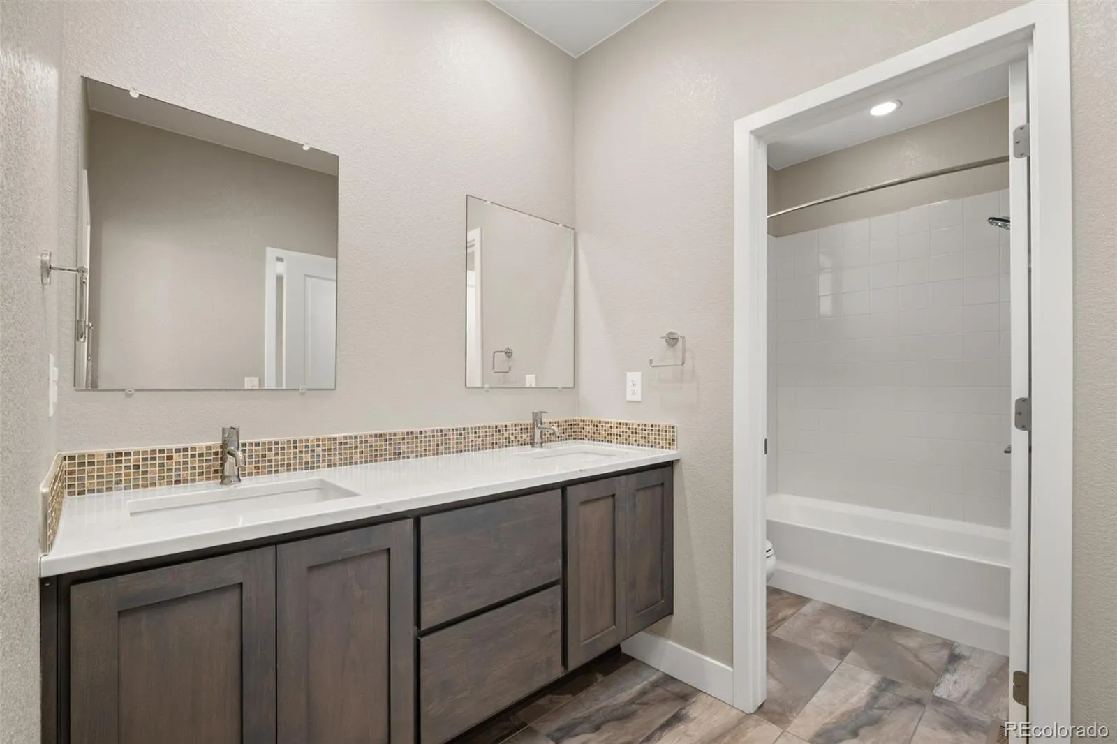 6753 Mariposa Court Denver CO 80221 MLS #REC3884775 04172026201555 1600 35