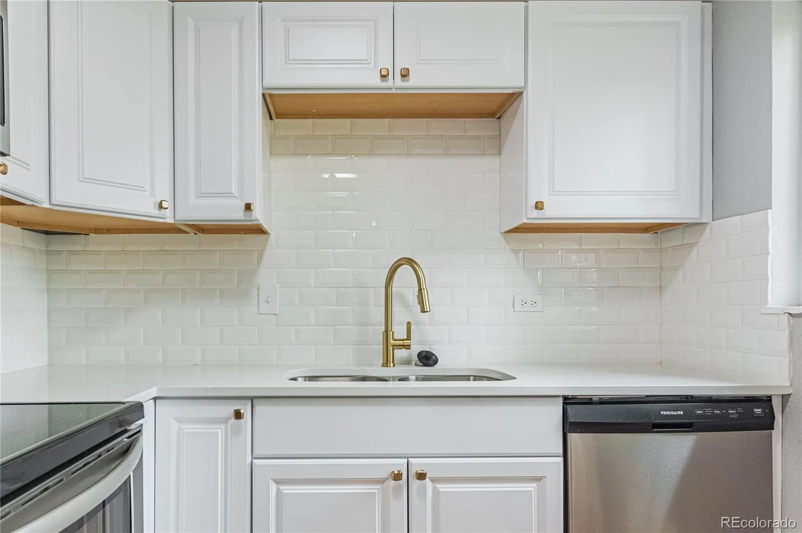 04172026222030 1600 10