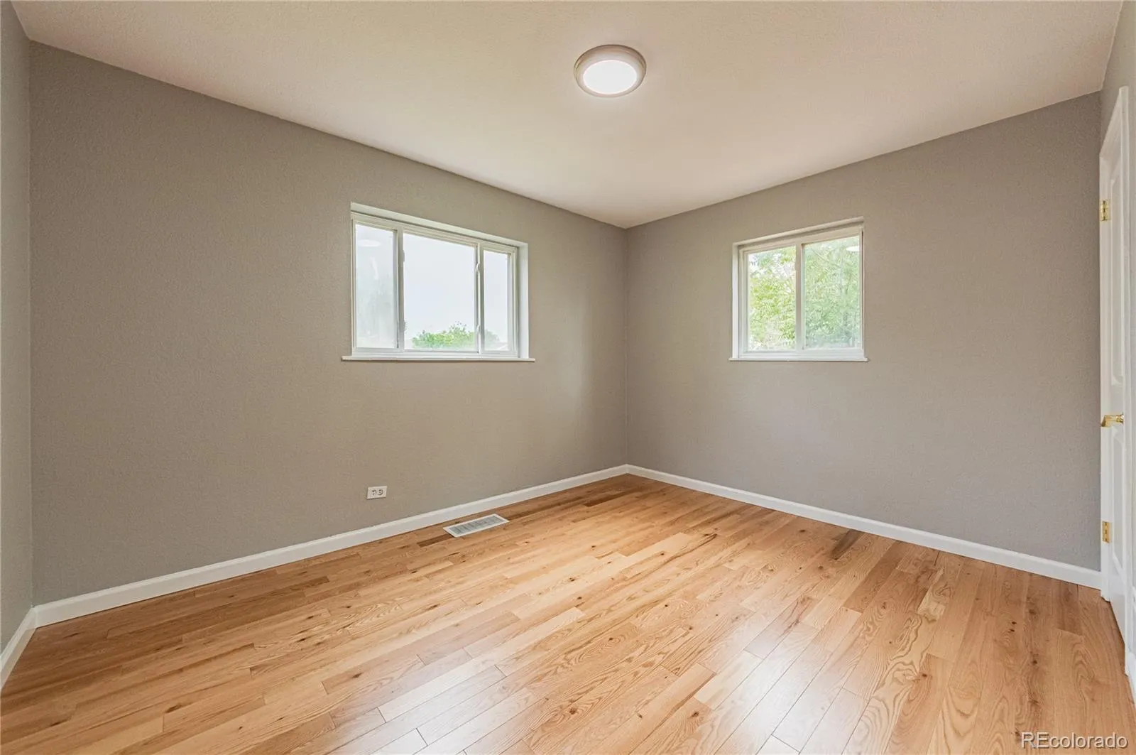 04172026222030 1600 13