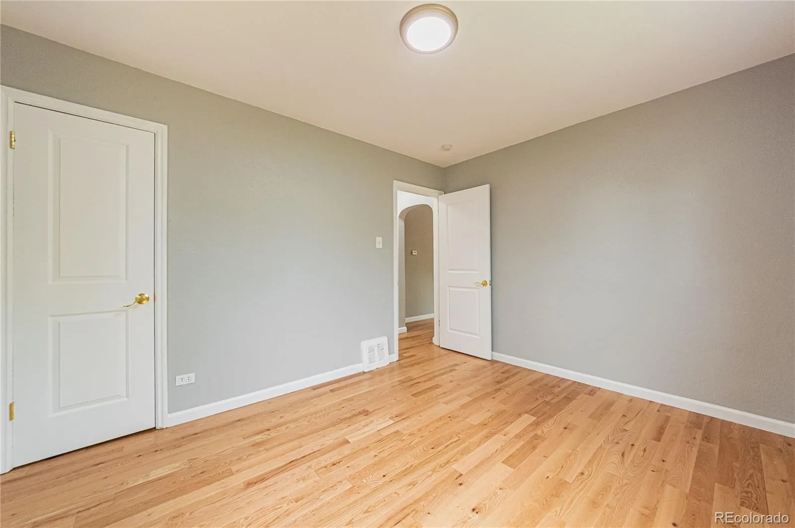 04172026222030 1600 15