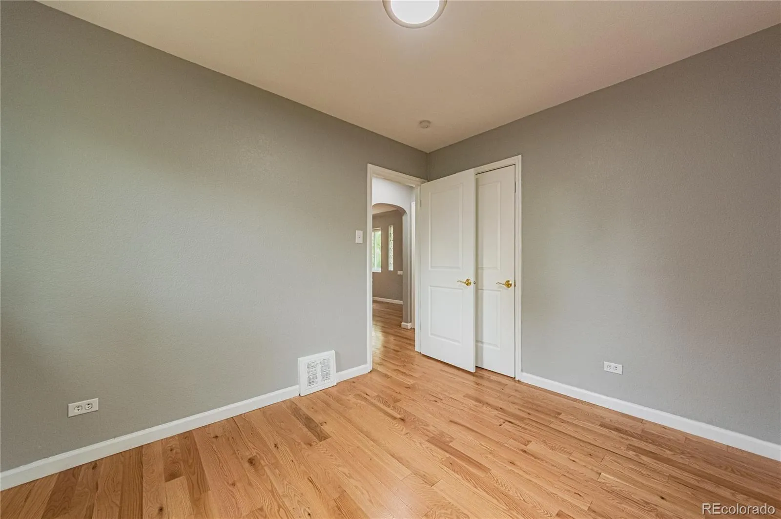 04172026222030 1600 20