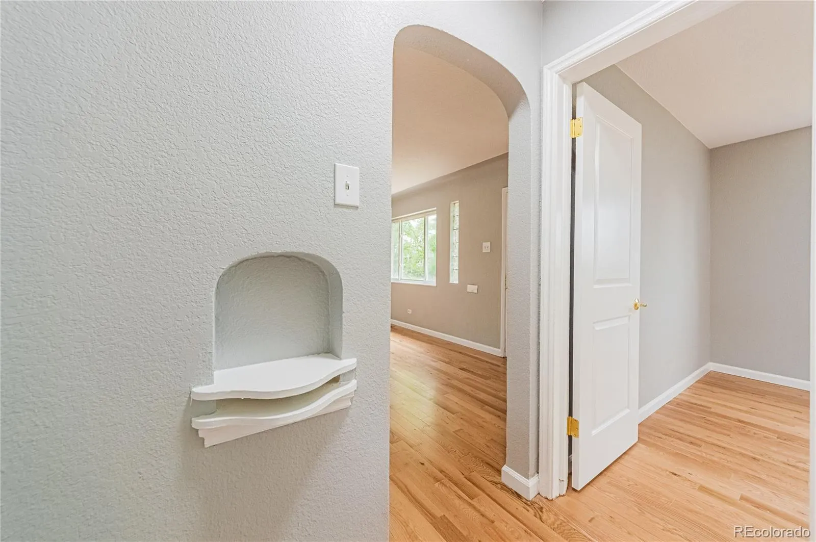 04172026222030 1600 22