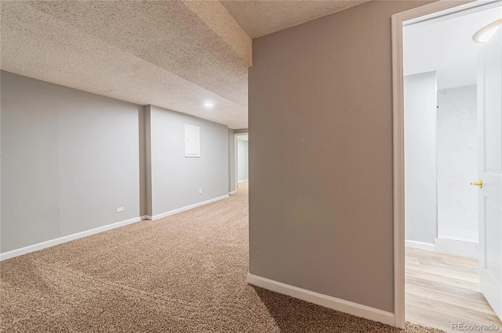 04172026222030 1600 26