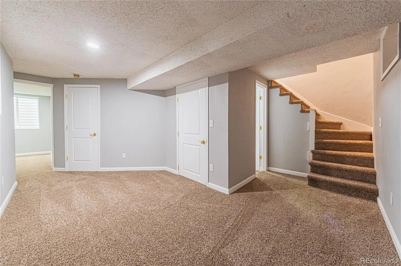 04172026222030 1600 27