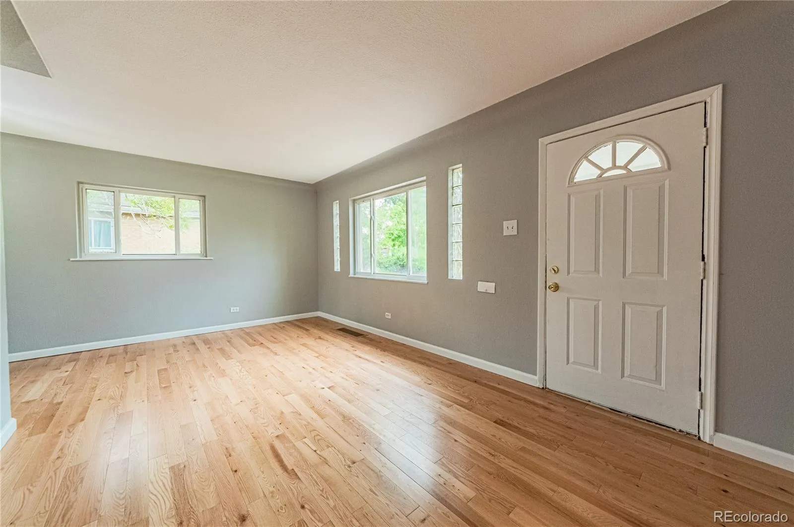 04172026222030 1600 3