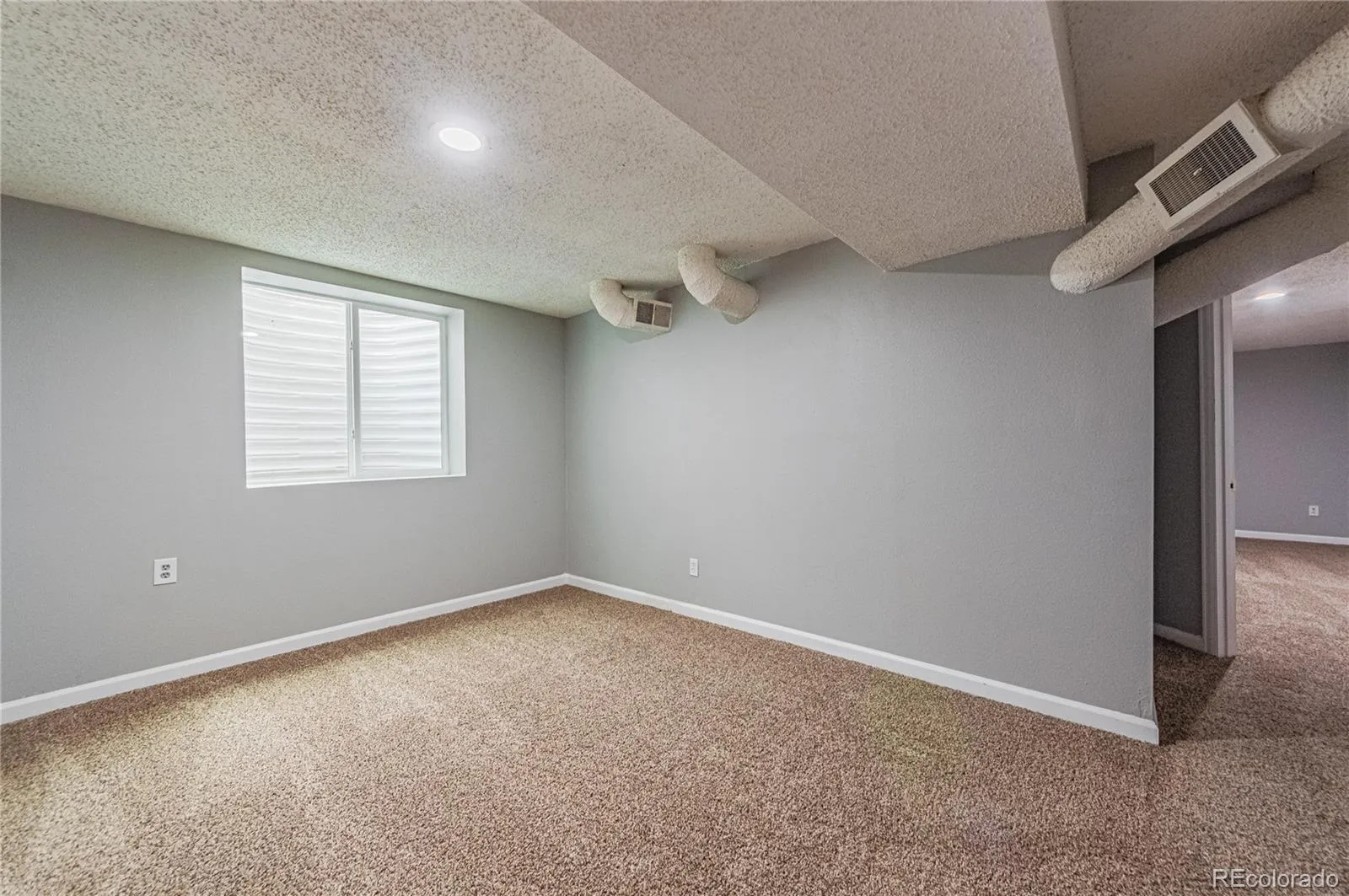 04172026222030 1600 35