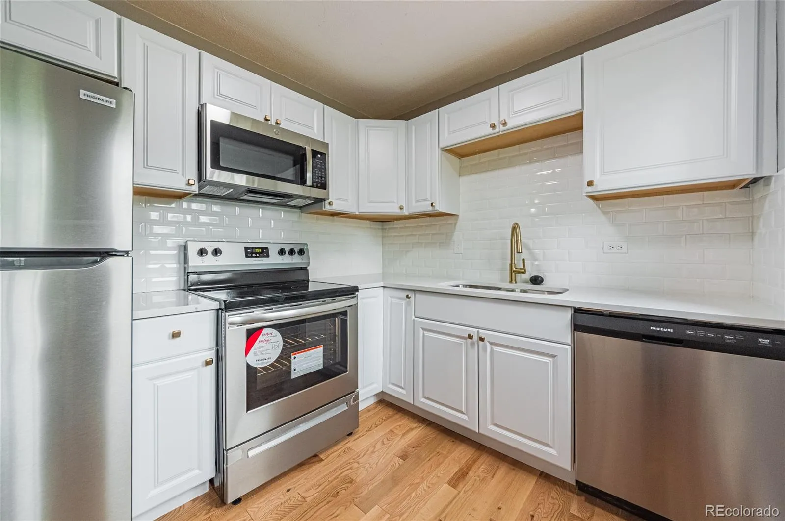 04172026222030 1600 9