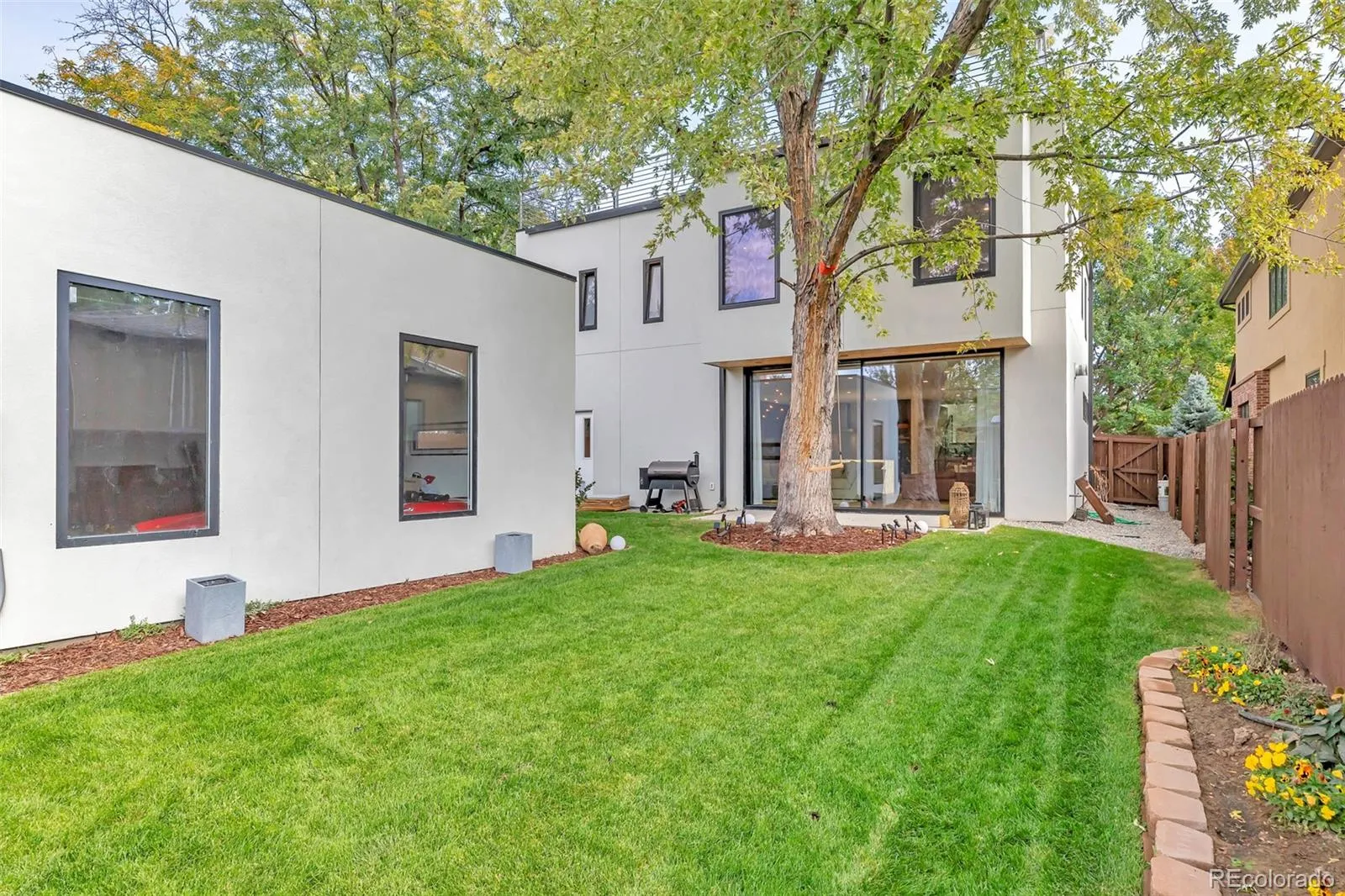 04182026002739 1600 44