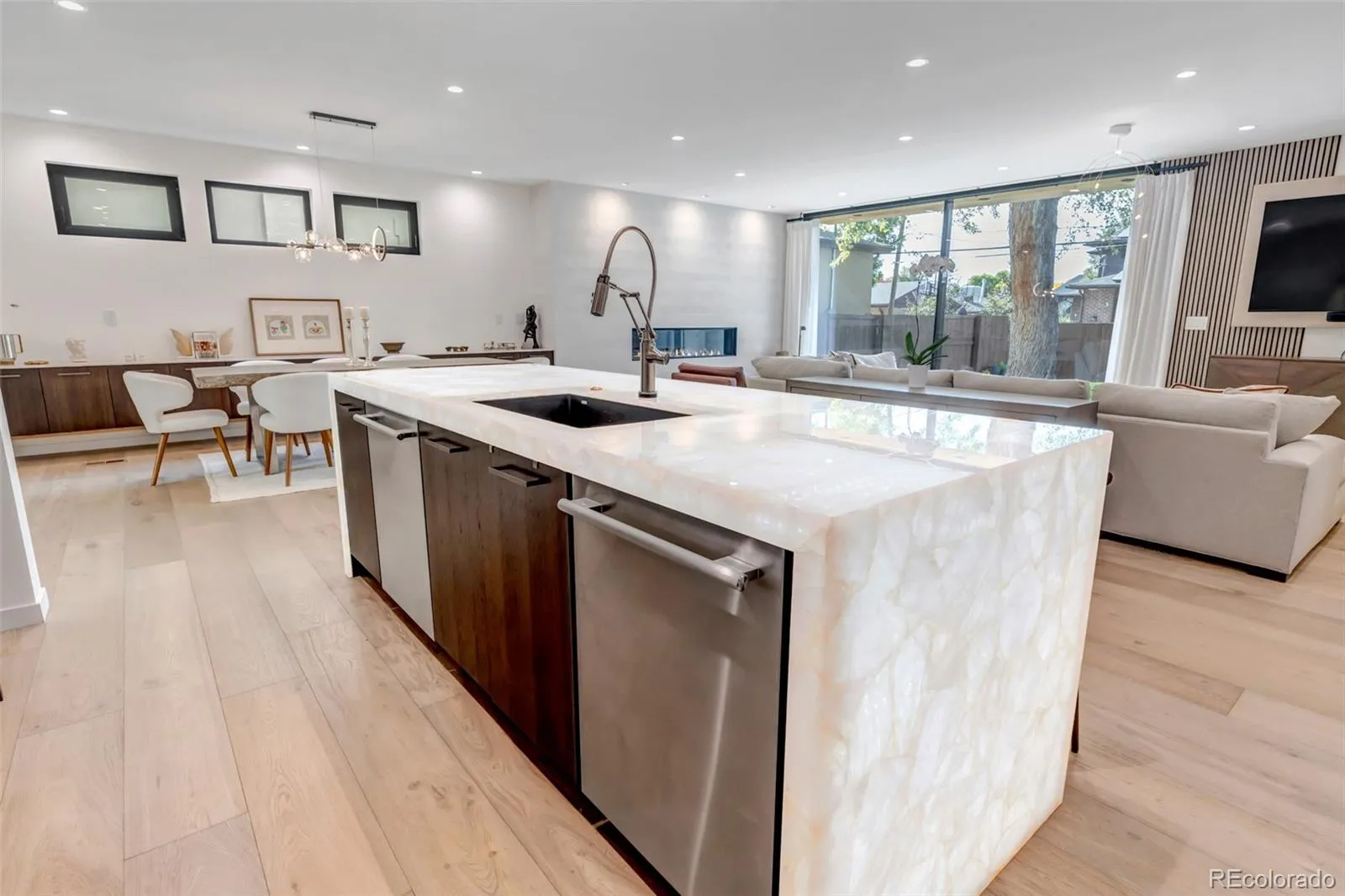 04182026002739 1600 6