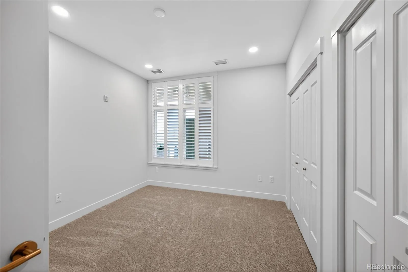 7220 W Bonfils Lane #302 Lakewood CO 80226 MLS #REC3889731 05112026183805 1600 12