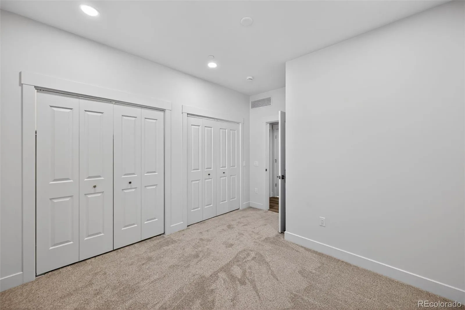 7220 W Bonfils Lane #302 Lakewood CO 80226 MLS #REC3889731 05112026183805 1600 14