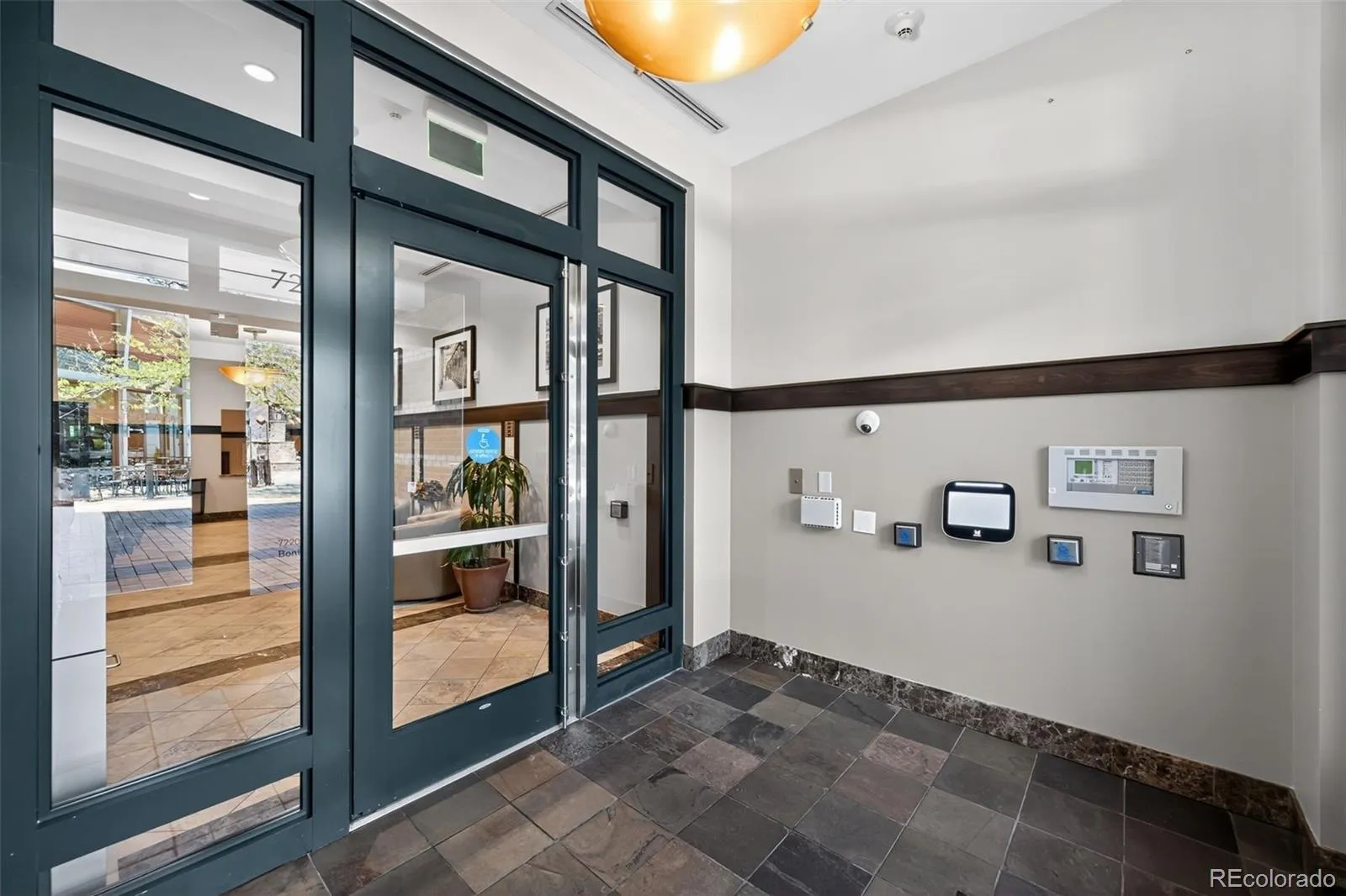 7220 W Bonfils Lane #302 Lakewood CO 80226 MLS #REC3889731 05112026183805 1600 26