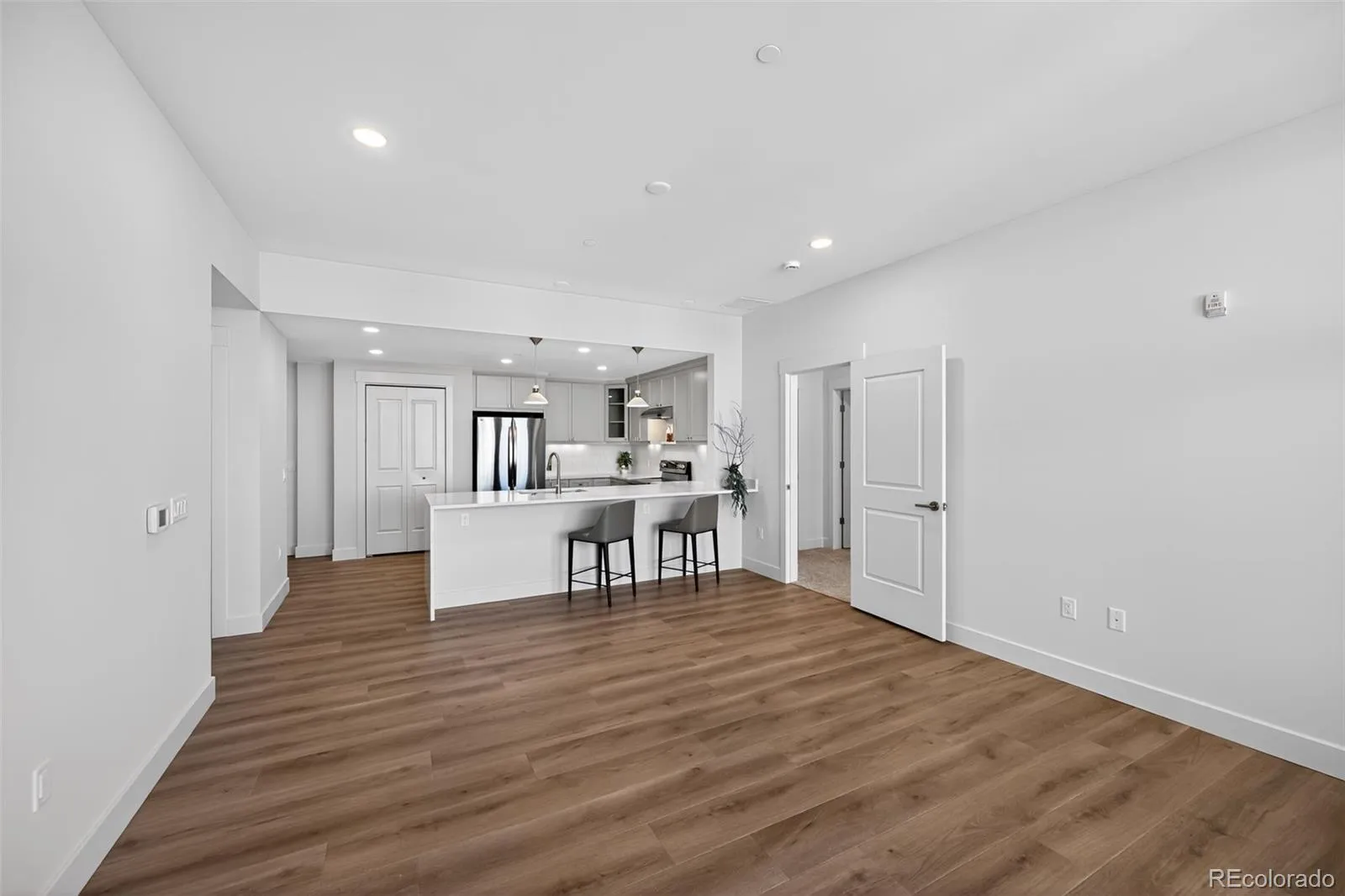 7220 W Bonfils Lane #302 Lakewood CO 80226 MLS #REC3889731 05112026183805 1600 6